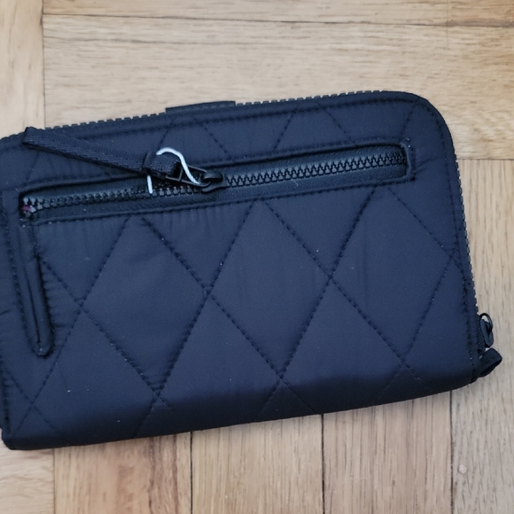 VERA BRADLEY/Black Quilted Wallet - Picture 5 of 9